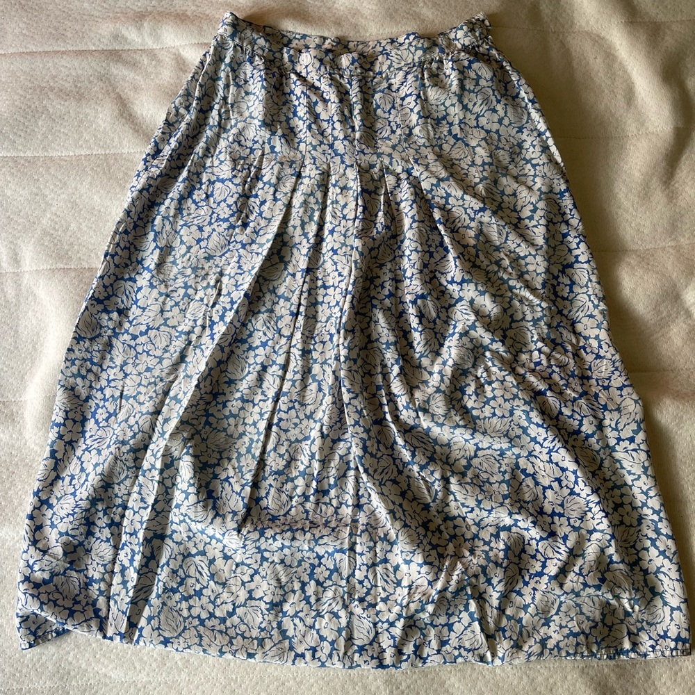 100% silk vintage mid length skirt size 2